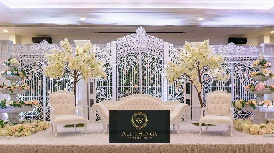 Royal White Lattice Ceremony Backdrop with Golden Florals