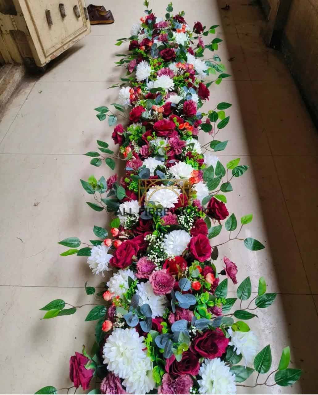 Classic Red & White Tribute Spray