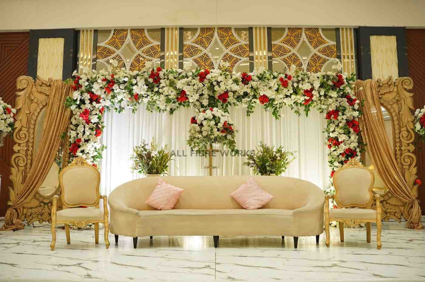 Regal Gold Floral Lounge